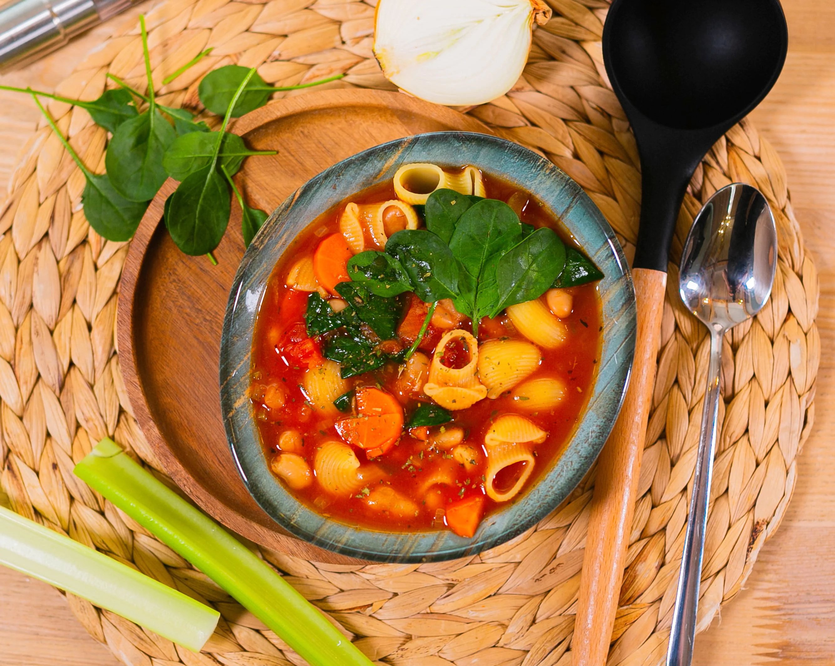 Суп с белой фасолью и макаронами