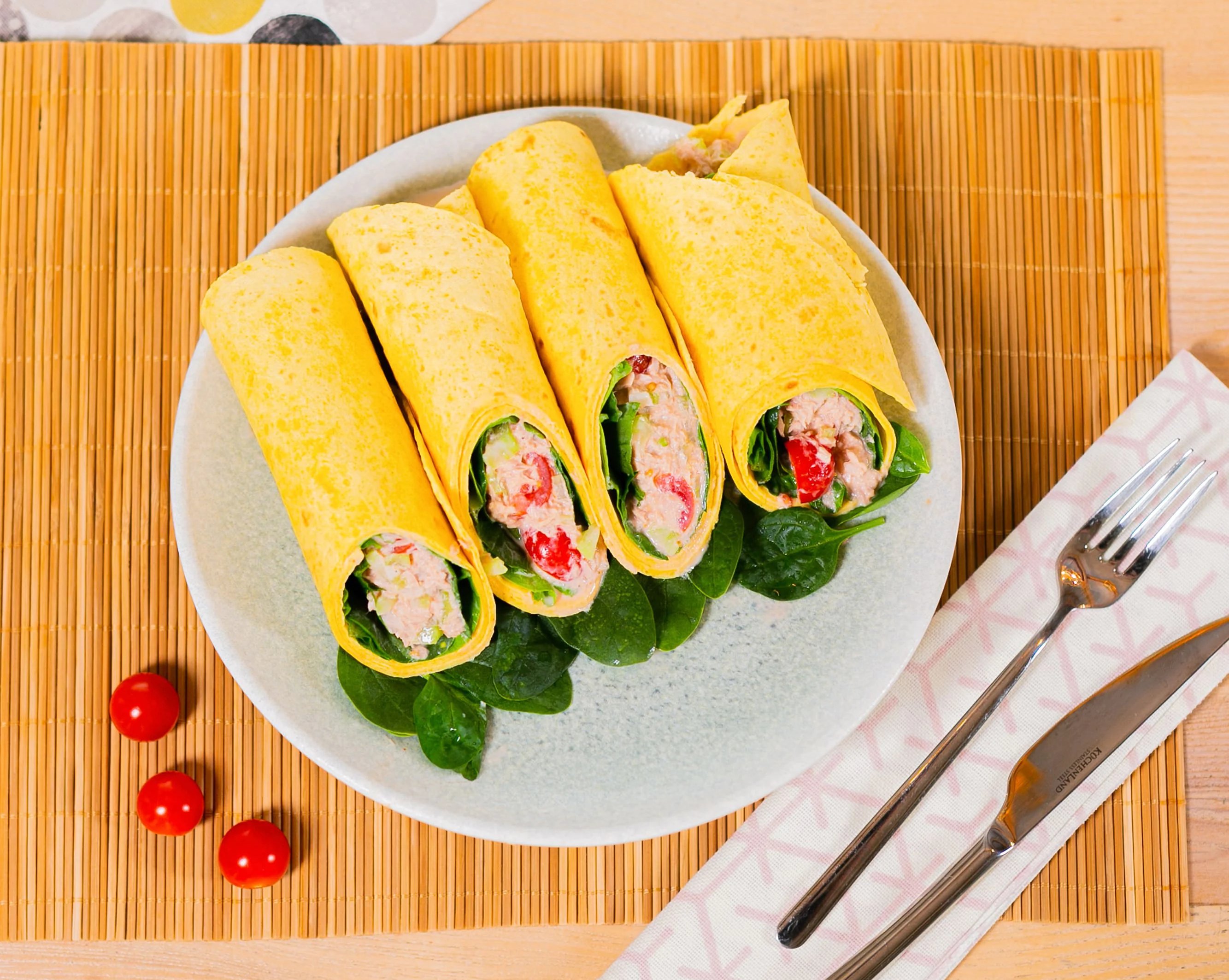 Ролл с тунцом и овощами