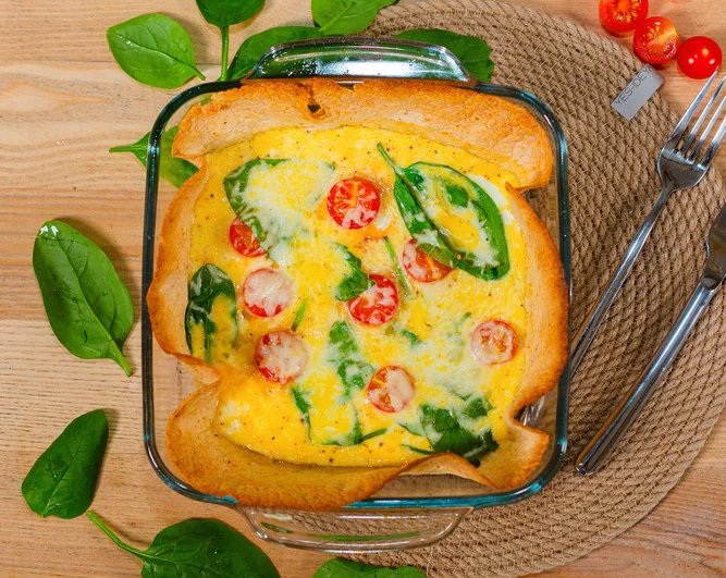 Запечённые яйца с овощами