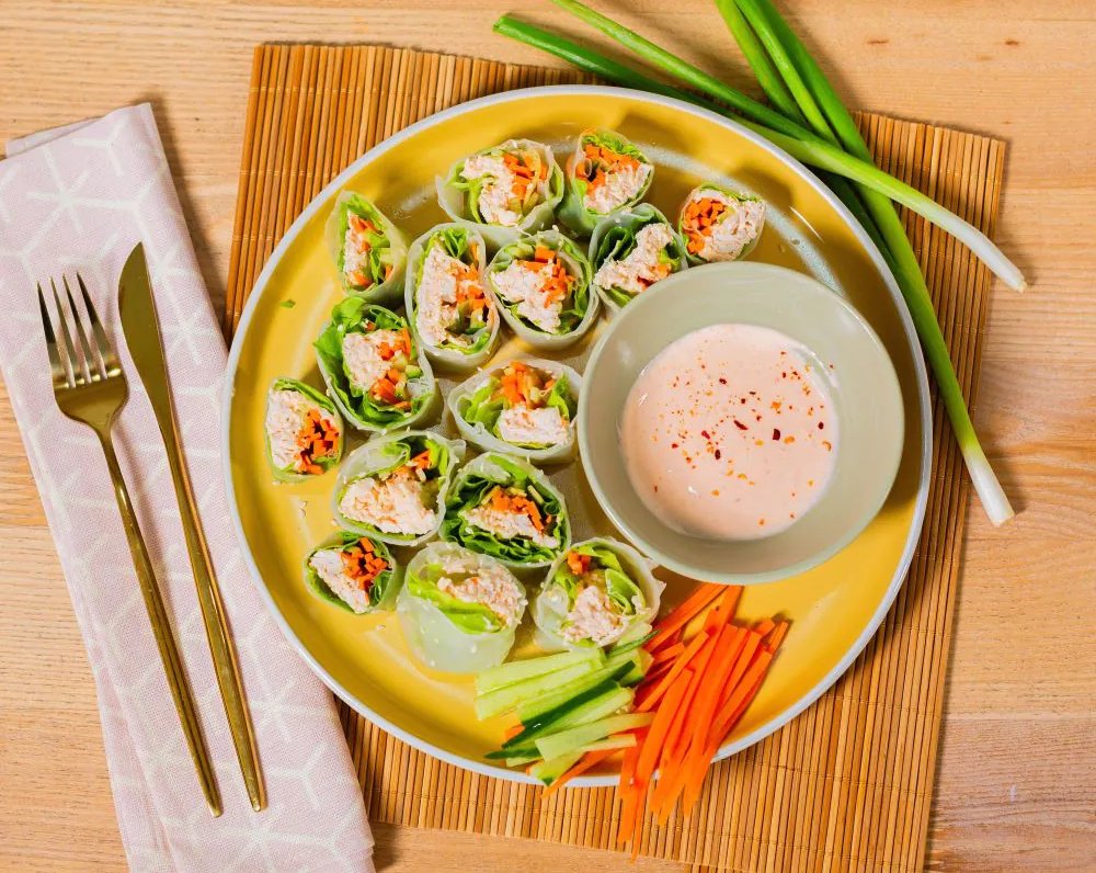 Спринг-роллы с курицей и овощами