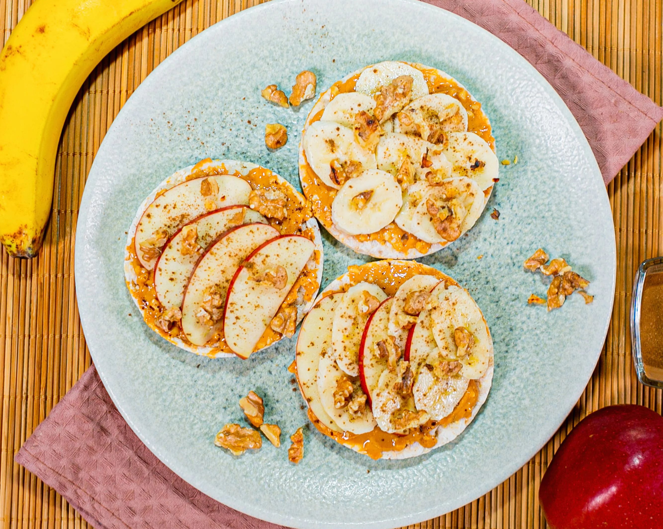 Рисовые хлебцы с арахисовой пастой